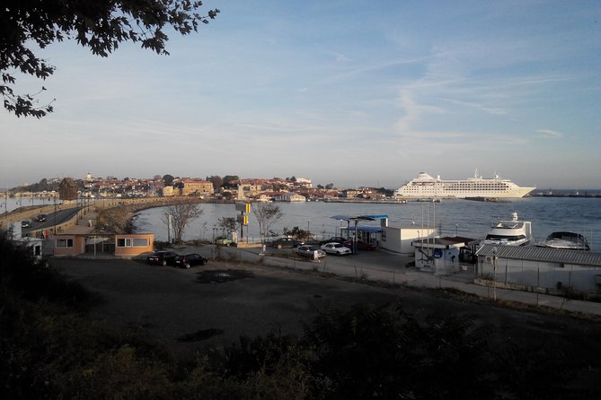 4-hour Boat Trip with Fishing, Lunch and Unlimited Drinks in Nessebar - Fishing with included rods: fun for first-timers, with a safety reality check