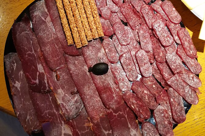 Bulgarian Prime Cuts and Wine Tour - The tasting room atmosphere: aristocratic feel, elegant music, vintage mood