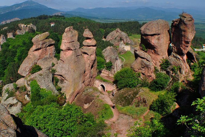 Day tour to the Natural wonders Belogradchik Rocks & Venetsa cave - Belogradchik Rocks: New Seven Wonders energy, with a real-time payoff