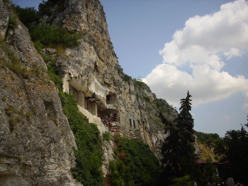 Day Trip to Bulgaria and Veliko Tarnovo from Bucharest - Key highlights at a glance