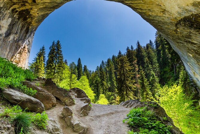Day trip to The Marvelous Bridges and the unique Rhodope cuisine - Getting there, walking, and what to pack for a stress-free day