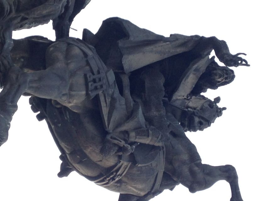 From Bucharest: Bulgaria 1-Day Tour - Veliko Tarnovo: Medieval Capital Energy in One Hour