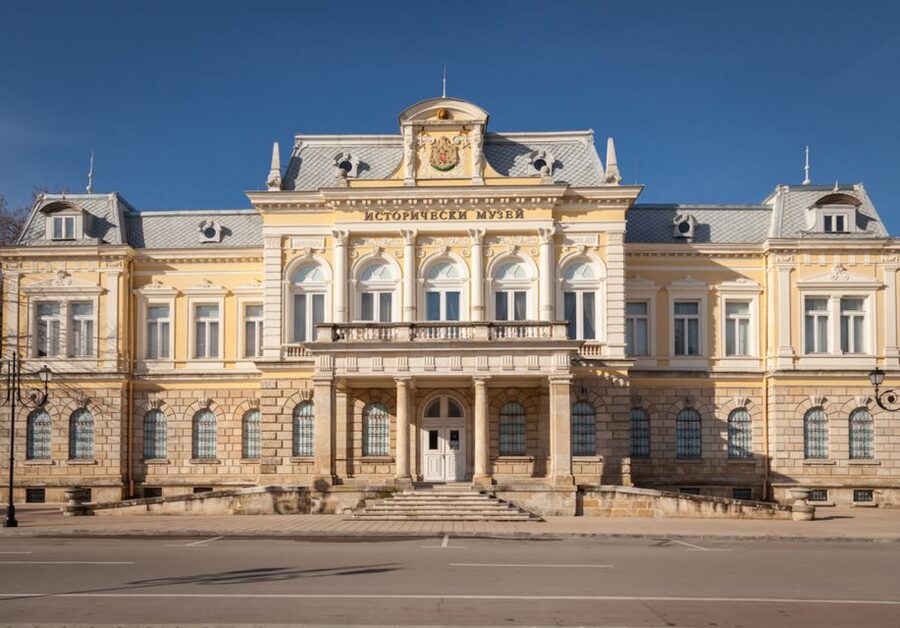 From Bucharest: Small Group Day Trip to Medieval Bulgaria - Guides and drivers: why the small-group format matters