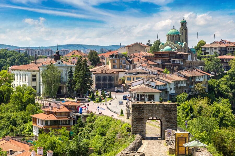 From Bucharest: Small Group Day Trip to Medieval Bulgaria - Crossing Romania to Bulgaria: what to plan before you leave