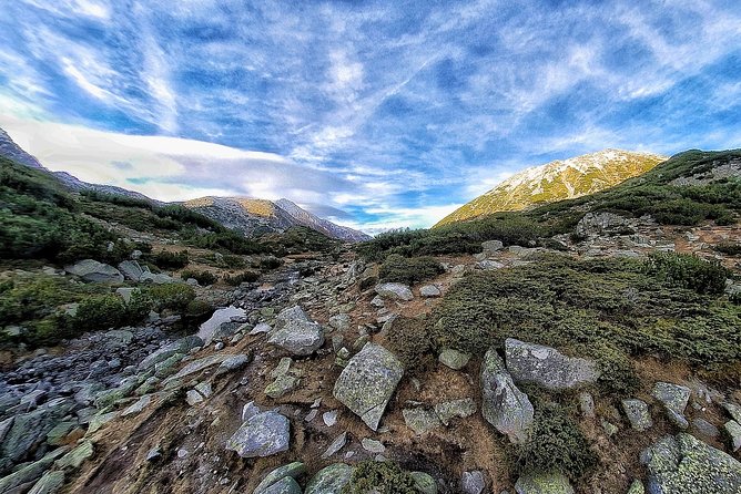 Hiking in Pirin- the UNESCO World Heritage Natural Park with a visit of Bansko - Vihren hut to the lakes: timing, effort, and smart prep