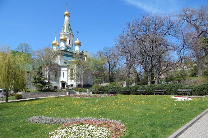Private city walking tour of Sofia - Thermal baths to national power: museum stop and big institutions