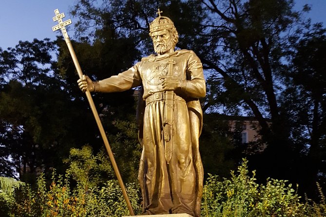 Private Sofia Night Tour with Bulgarian Folklore & Dinner - Meeting at 7:00 PM, and How Night Timing Shapes the Views