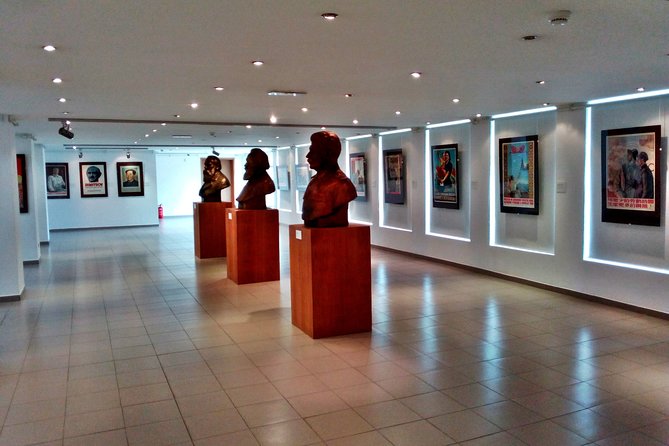 Self-guided Tour in the Museum of Socialist Art - Location and hours: plan a visit that fits your day