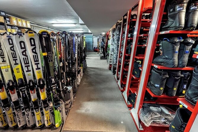 Ski and Snowboard equipment rental in Bansko - Getting to Ski & Board Traventuria and timing your 10:00 fitting