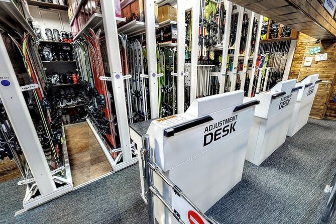 Ski and Snowboard equipment rental in Bansko - Returning gear in Bansko, storage, or carrying it back