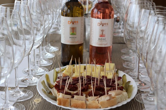 Special History And Wine Tour including Wine Tasting - The tasting menu: 6 wine pours with Bulgarian pairings