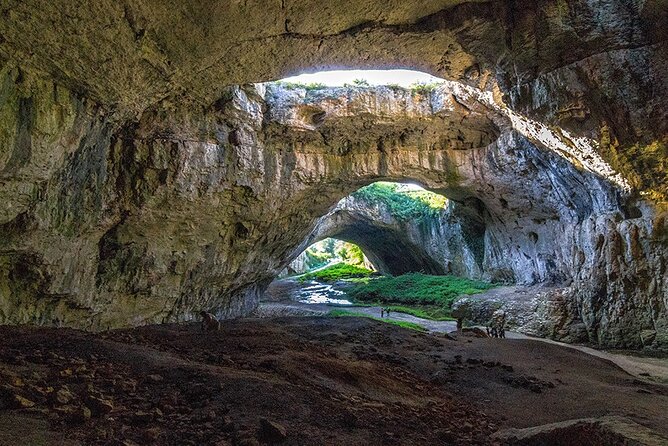 Wilderness experience- Kroshuna waterfalls with Devetashka and God's eyes cave - Transport comfort and group pacing: why small details matter